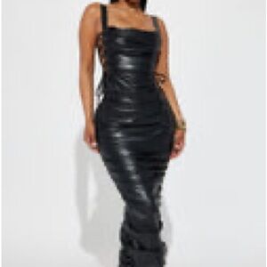 Sleek Black Bodycon Dress